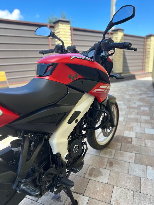 Продам мотоцикл bajaj pulsar ns 200
