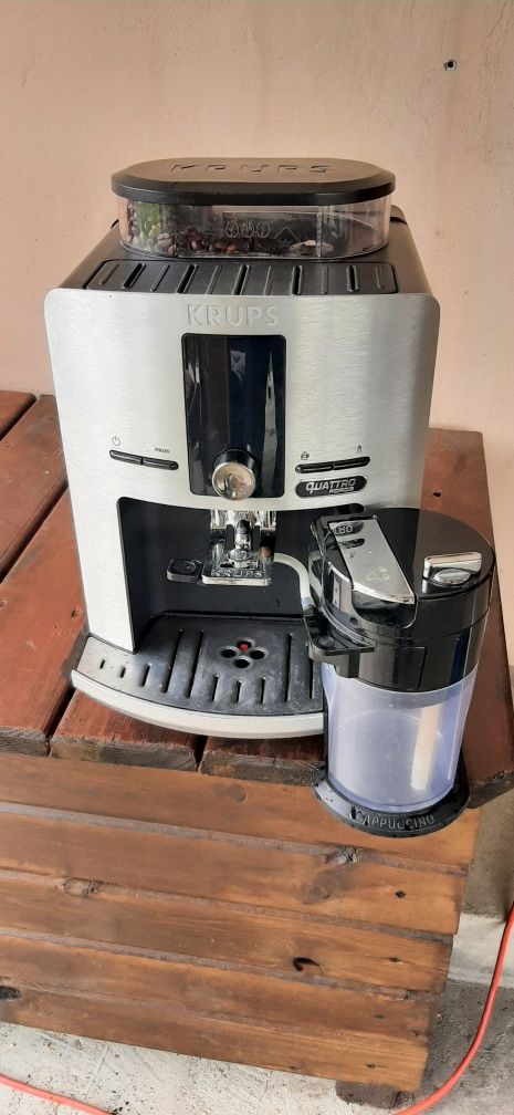 Ekspres Krups quattro force z pojemnikiem na mleko