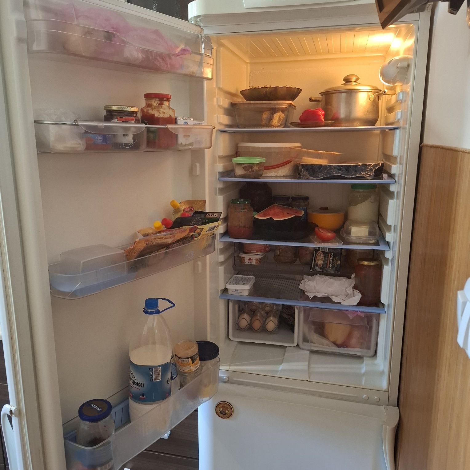 Холодильник indesit