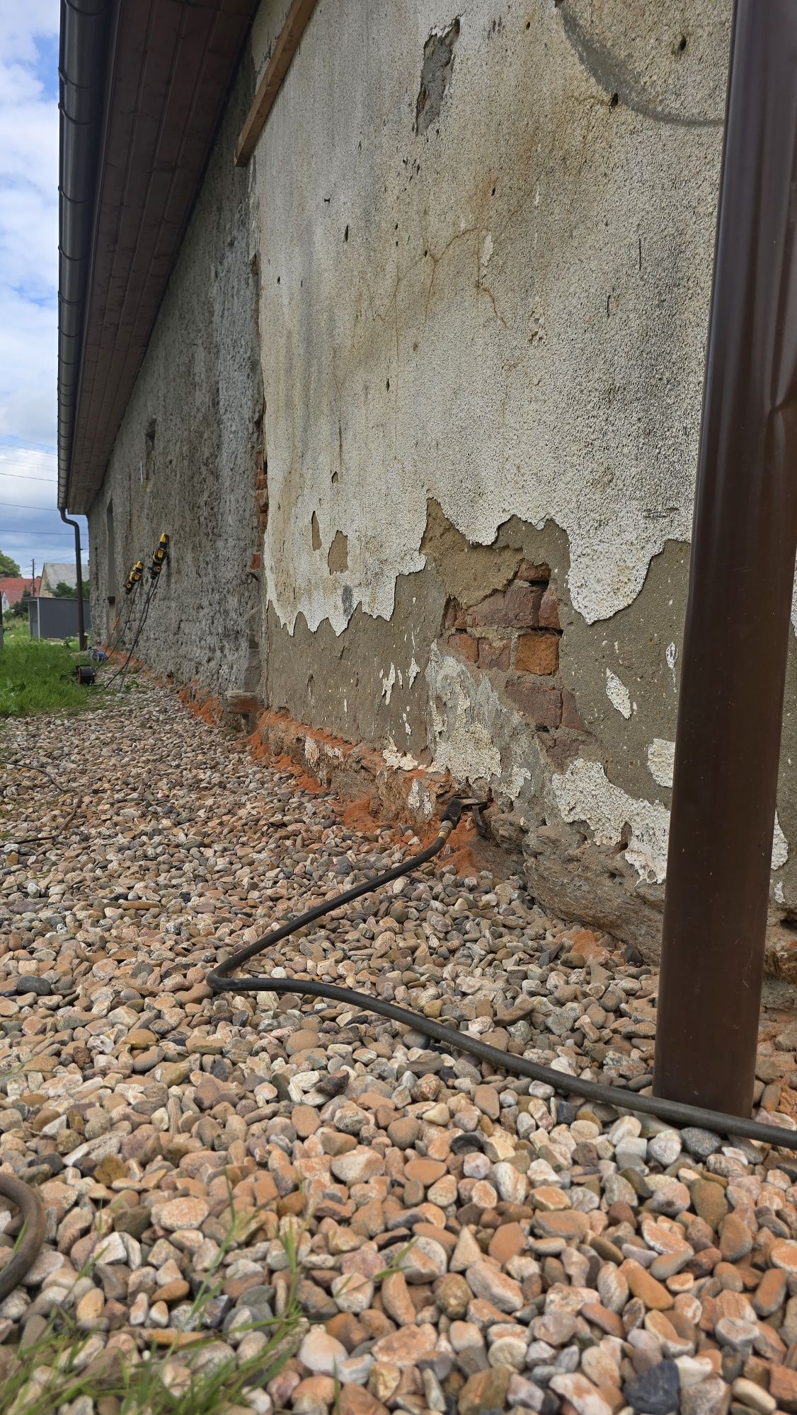 Osuszanie ścian i fundamentów, Iniekcja chemiczna, Krystaliczna