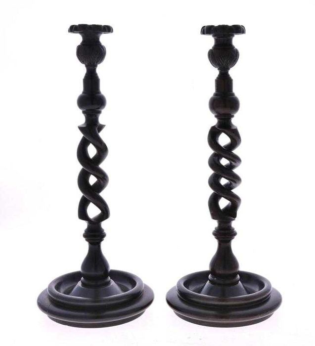 Castiçais em pau santo