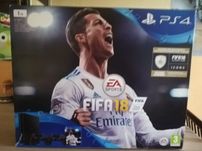 PlayStation 4 slim 1 TB + 2 джойстика + игры