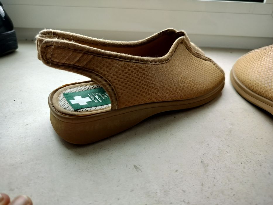 Vendo sandálias ortopédicas