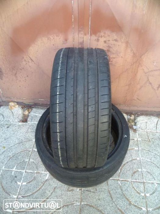 Ref 046 // 2 Pneus 235/35/19´ Michelin Pilot Super Sport 91Y