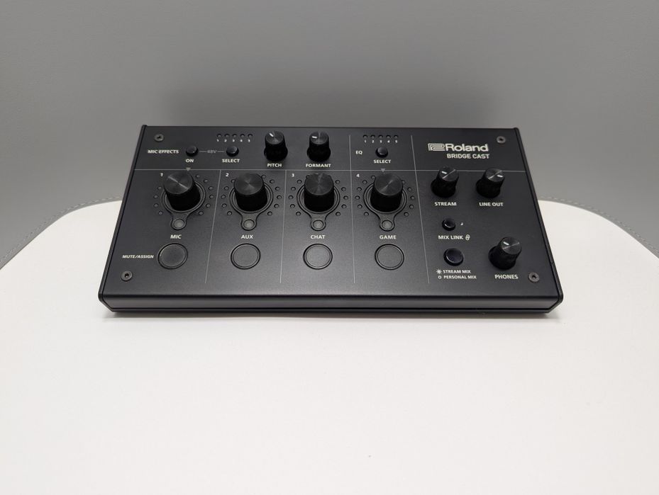 Аудіоінтерфейс для стрімінгу Roland BRIDGE CAST Dual гарний стан