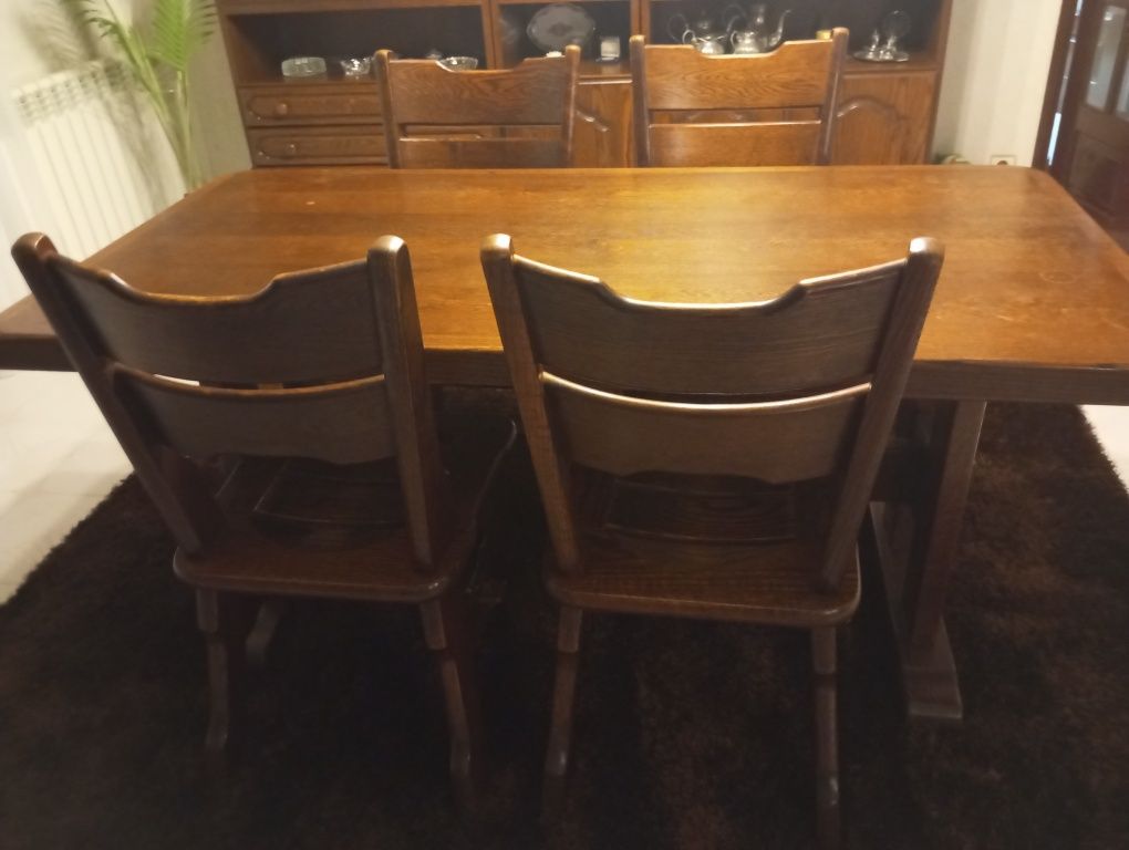 Mesa de jantar de Madeia