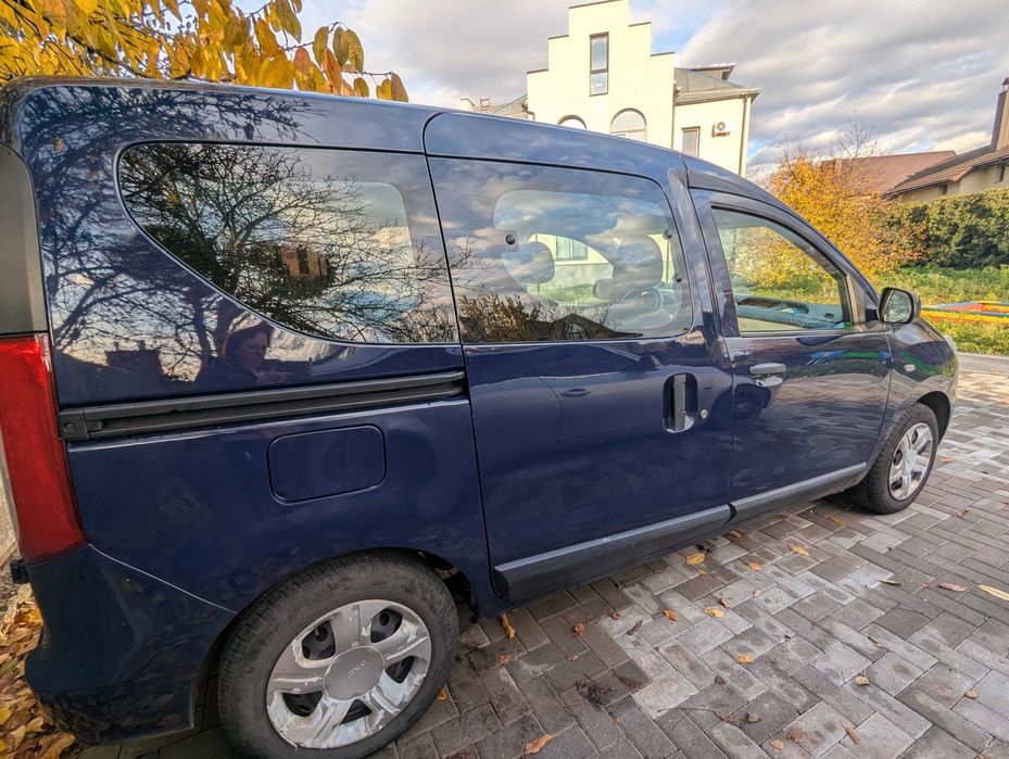 Автомобіль Dacia Dokker 2014 рік