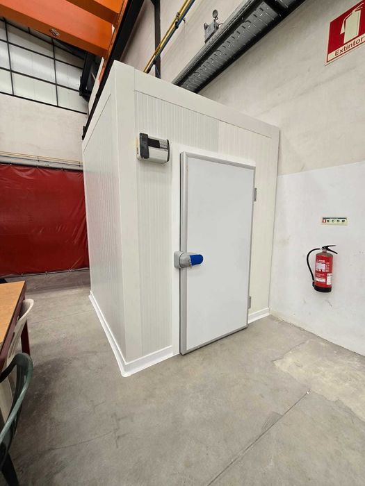Câmara Frigorífica Hotelaria - Monobloco 3x2,5x2,5m - Faro