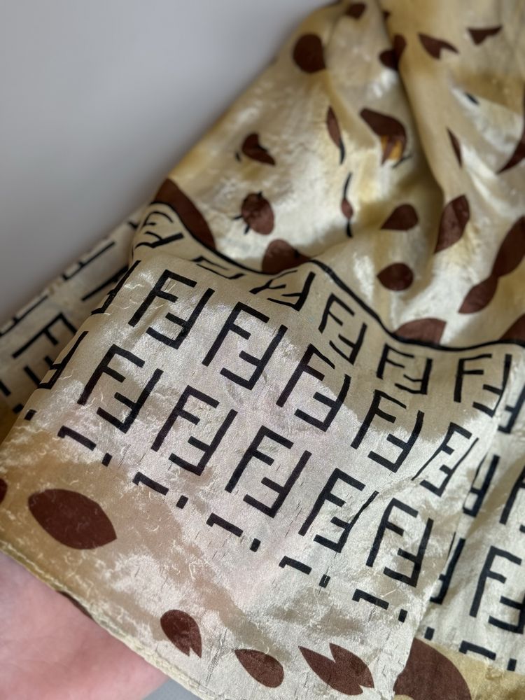 Шовковий шарф шарфік шаль палантин платок хустка  шовк fendi оригінал