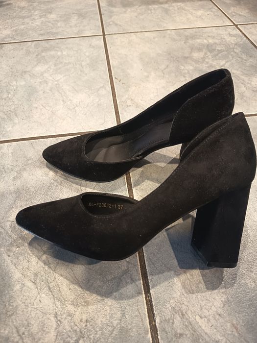 Buty jak nowe raz ubrane.