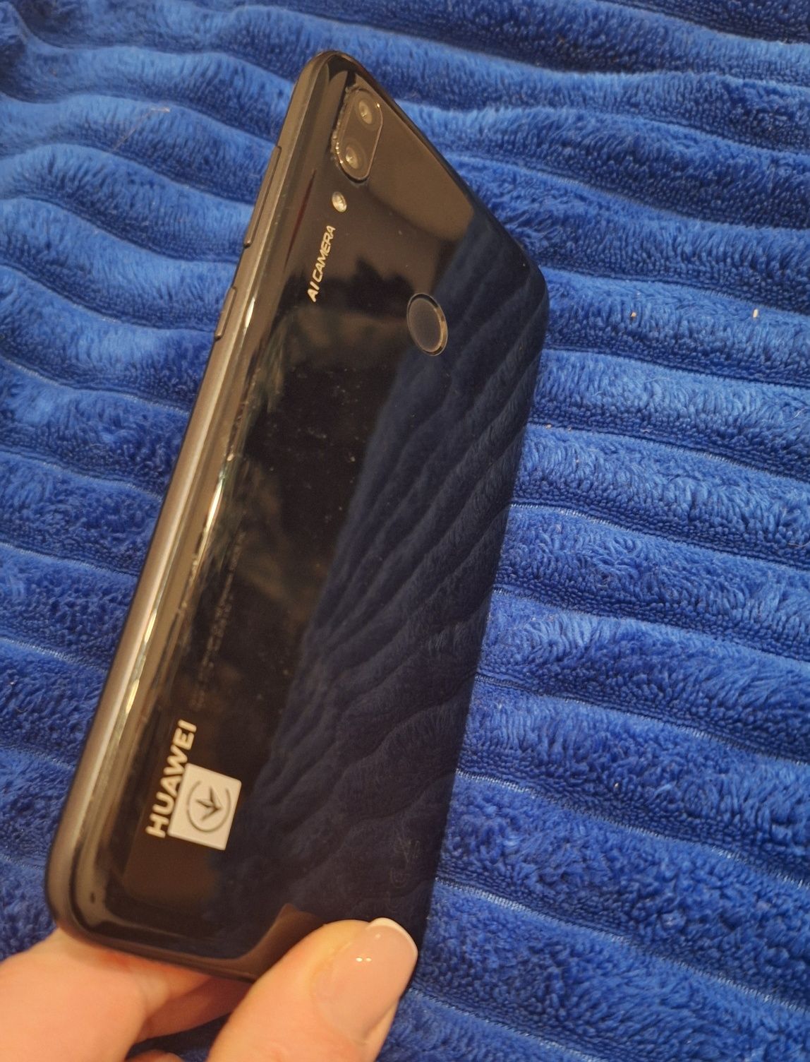 TELEFON HUAWEI Y7 2019 3/32GB 6.26" 
4000MAH DUAL SIM