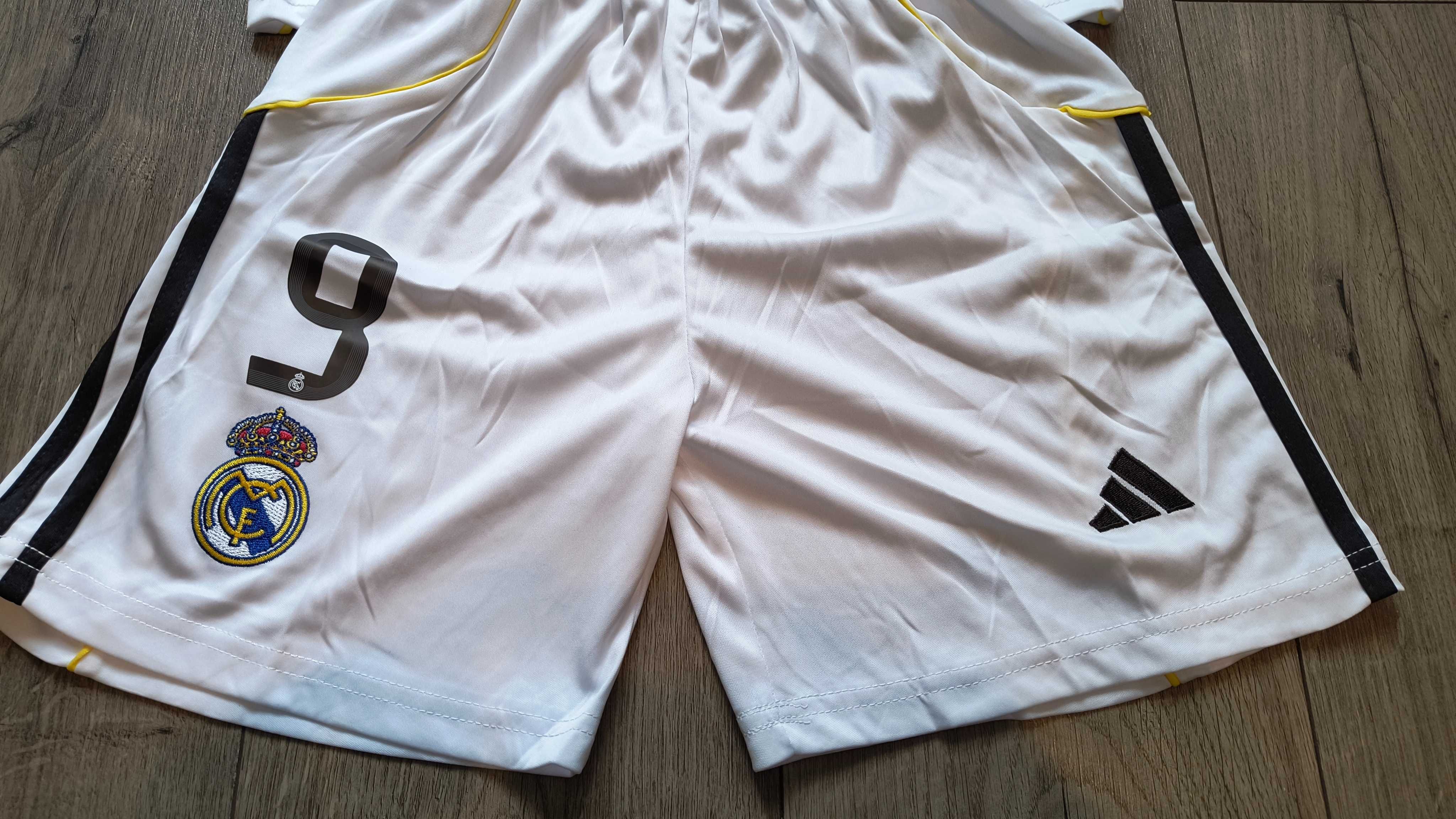 Strój dziecięcy Adidas Real Madryt 2025/26 Mbappe 9 roz. na 125-135cm