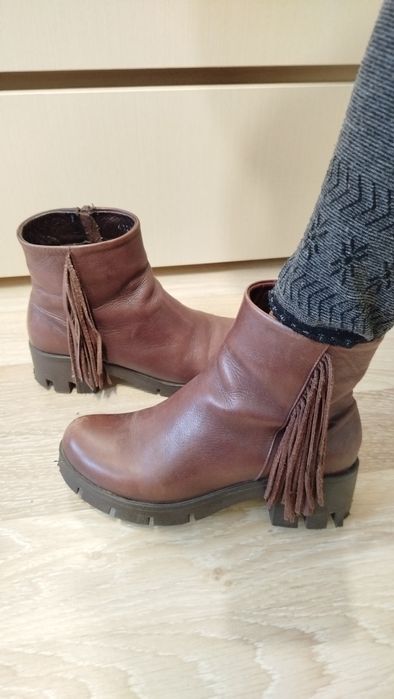 Продам Демі ботінки 37