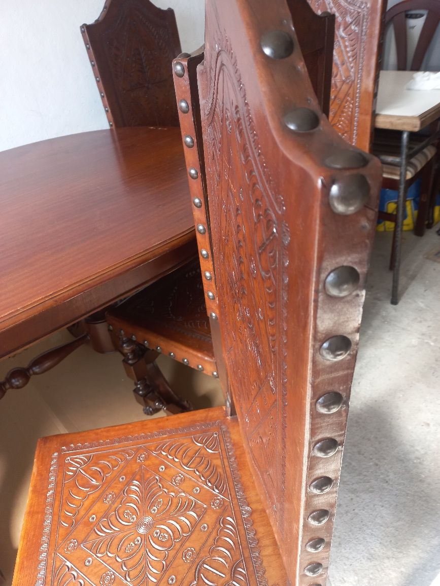 6 cadeiras e mesa bom