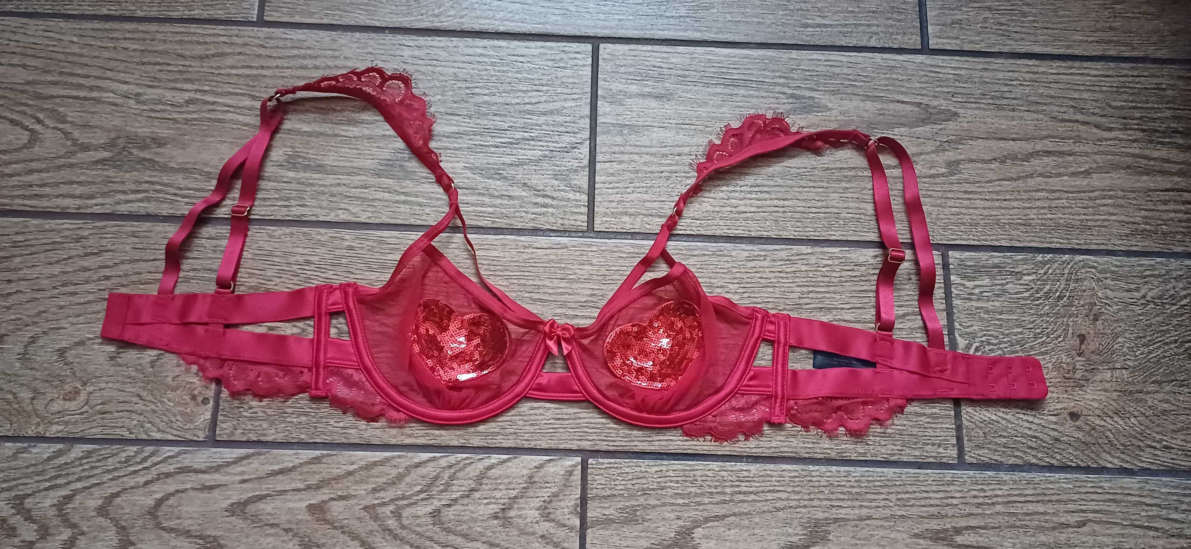 Czerwony biustonosz Private Collection by Hunkemöller w r. 70 C