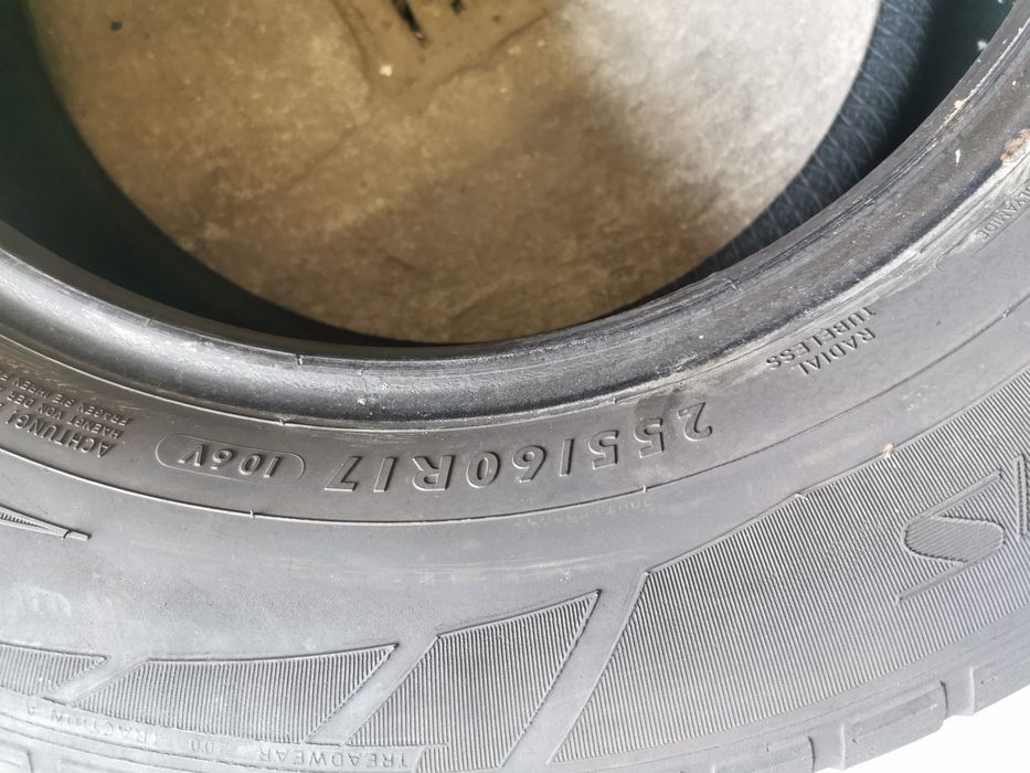 Komplet opon 255/60R17 106V Dunlop Grandtrak Touring A/S z 2017rok