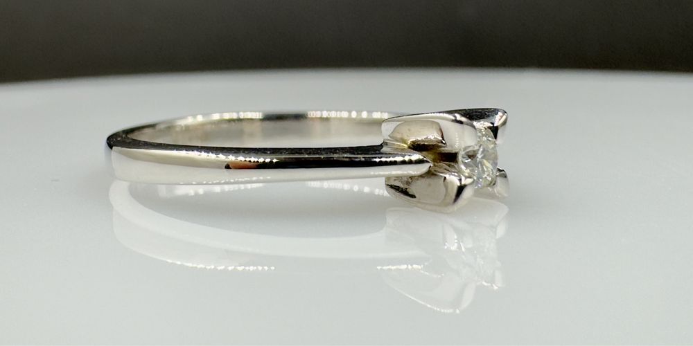 Каблучка золота 585 з діамантом