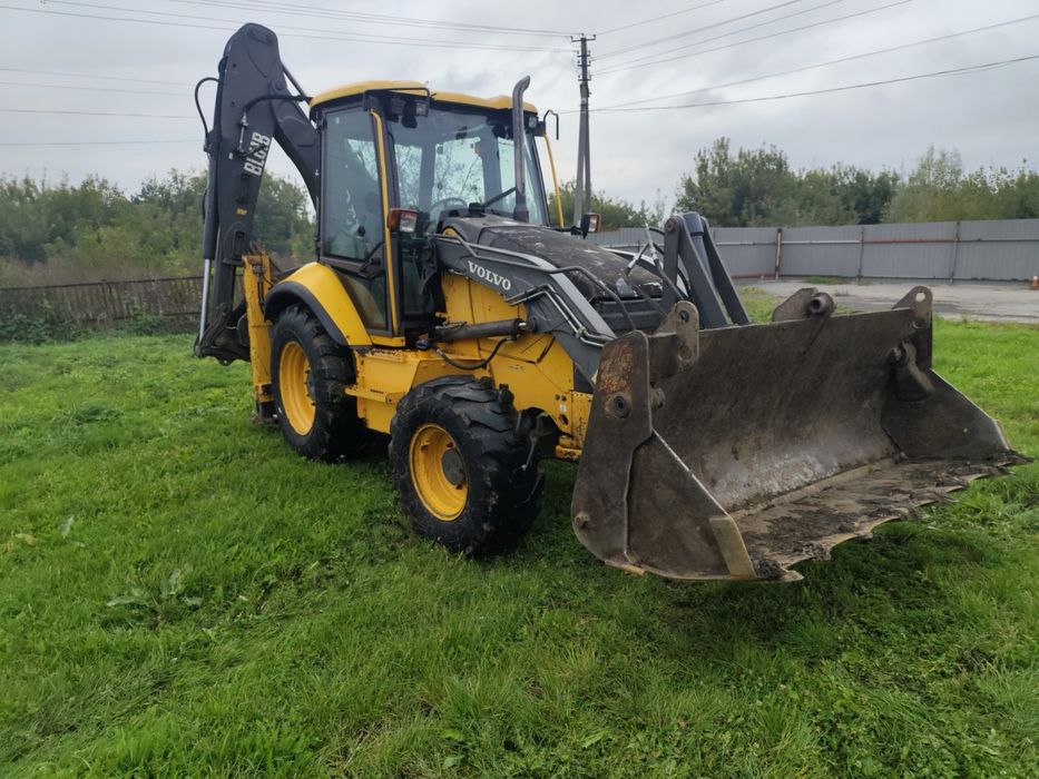 Екскаватор-навантажувач Volvo BL61B