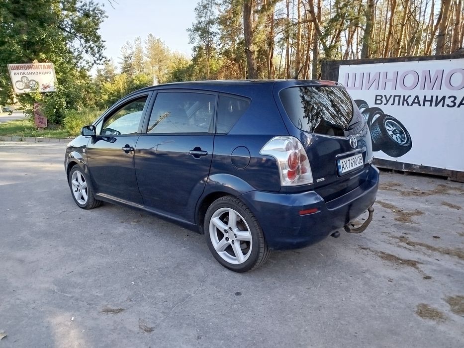 Toyota corolla verso 7 мест 2,2 дизель обмен