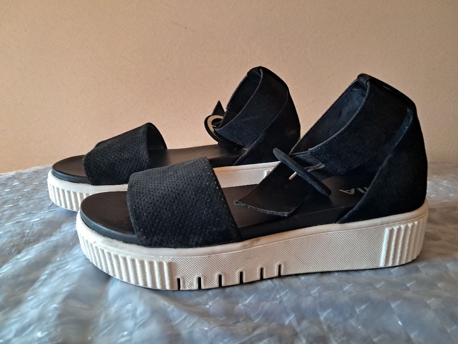 Замшеві чорні босоніжки MIA, розмір 38