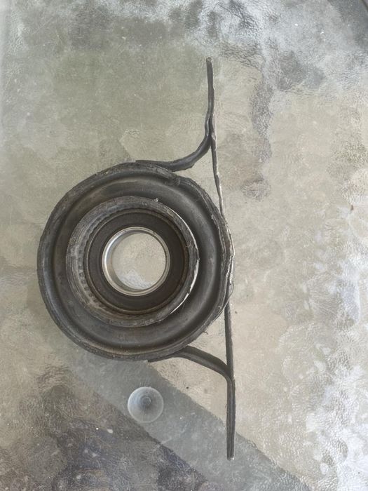 підвісний підшипник опора кардана подвесная 1226661 BMW320