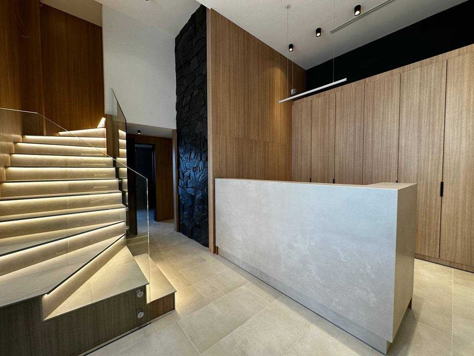 Продаж комерційного приміщення з дизайнерським ремонтом ЖК “Зарічний”!