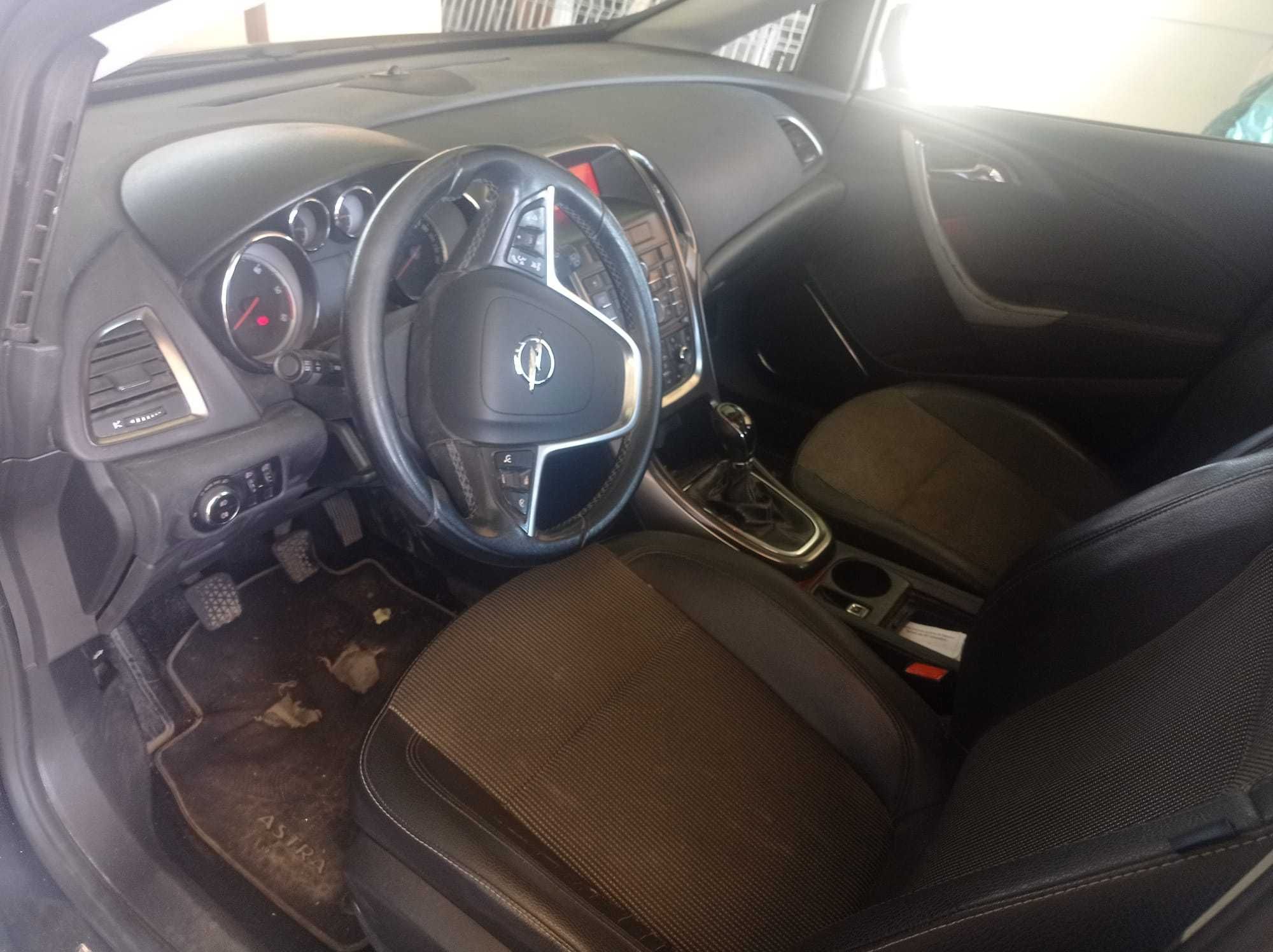 Opel Astra J SW 2011 1.6D 125CV