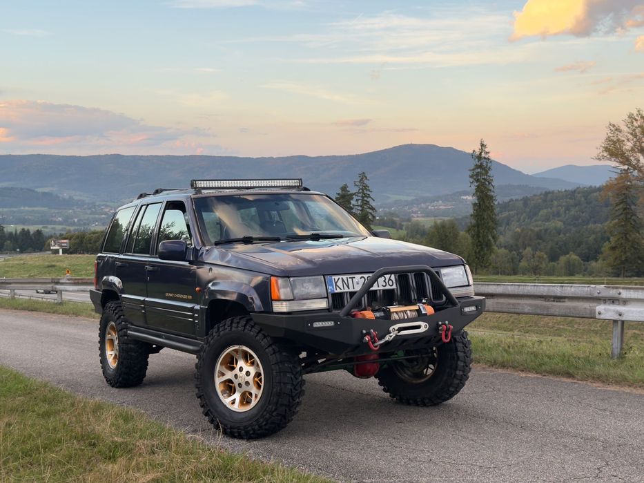 Jeep Grand Cherokee Lift 3,5" Zderzaki, progi stalowe, wyciągarka,  SKRZYNIA PO REMONCIE