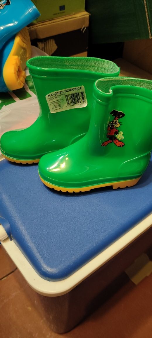 Nowe kaloszki dla dzieci