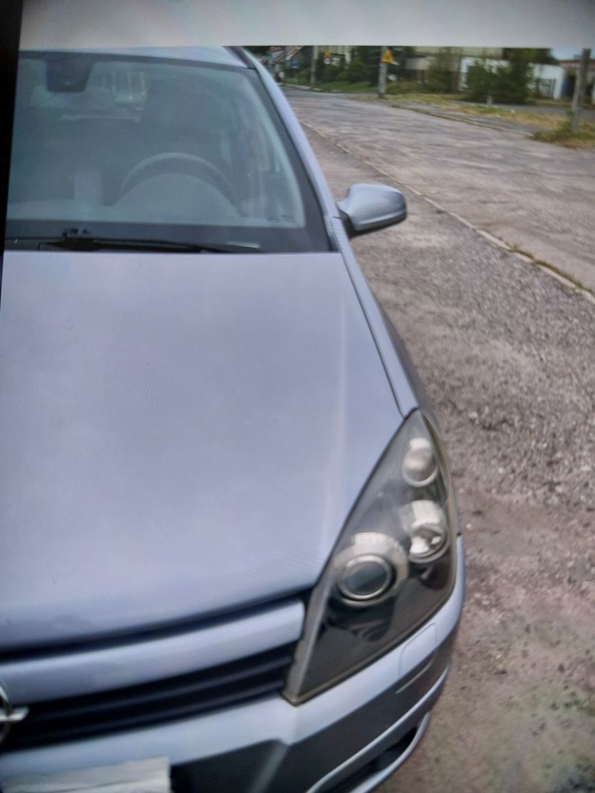 Sprzedam samochód osobowy marki Opel Astra H Combii