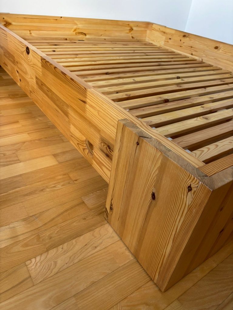 Drewniane łóżko sosnowe 200x160