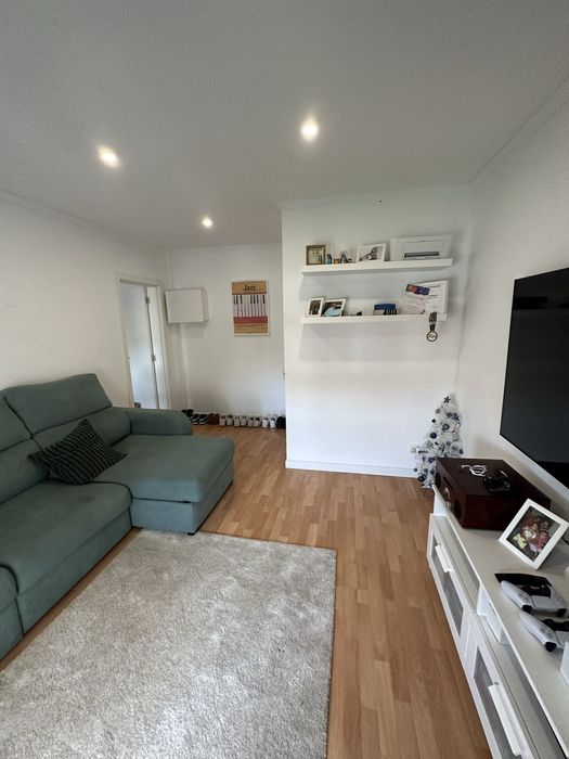 ARRENDO T1 Rio de Mouro Remodelado