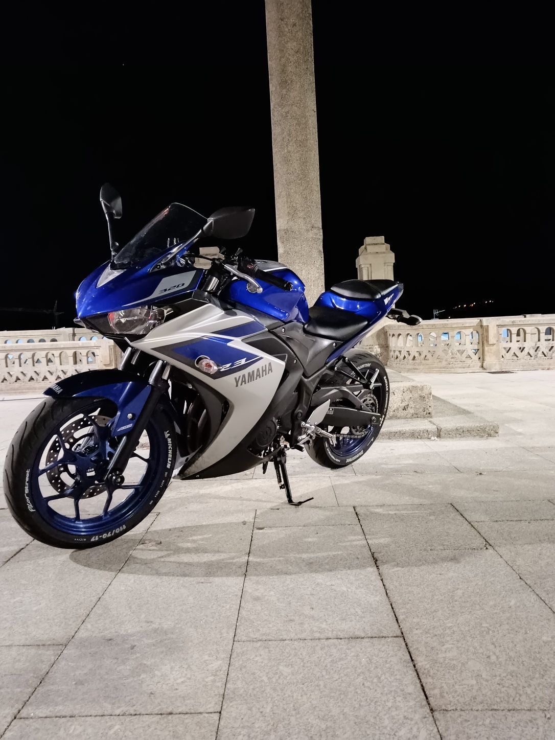 Yamaha R3 Race Blue