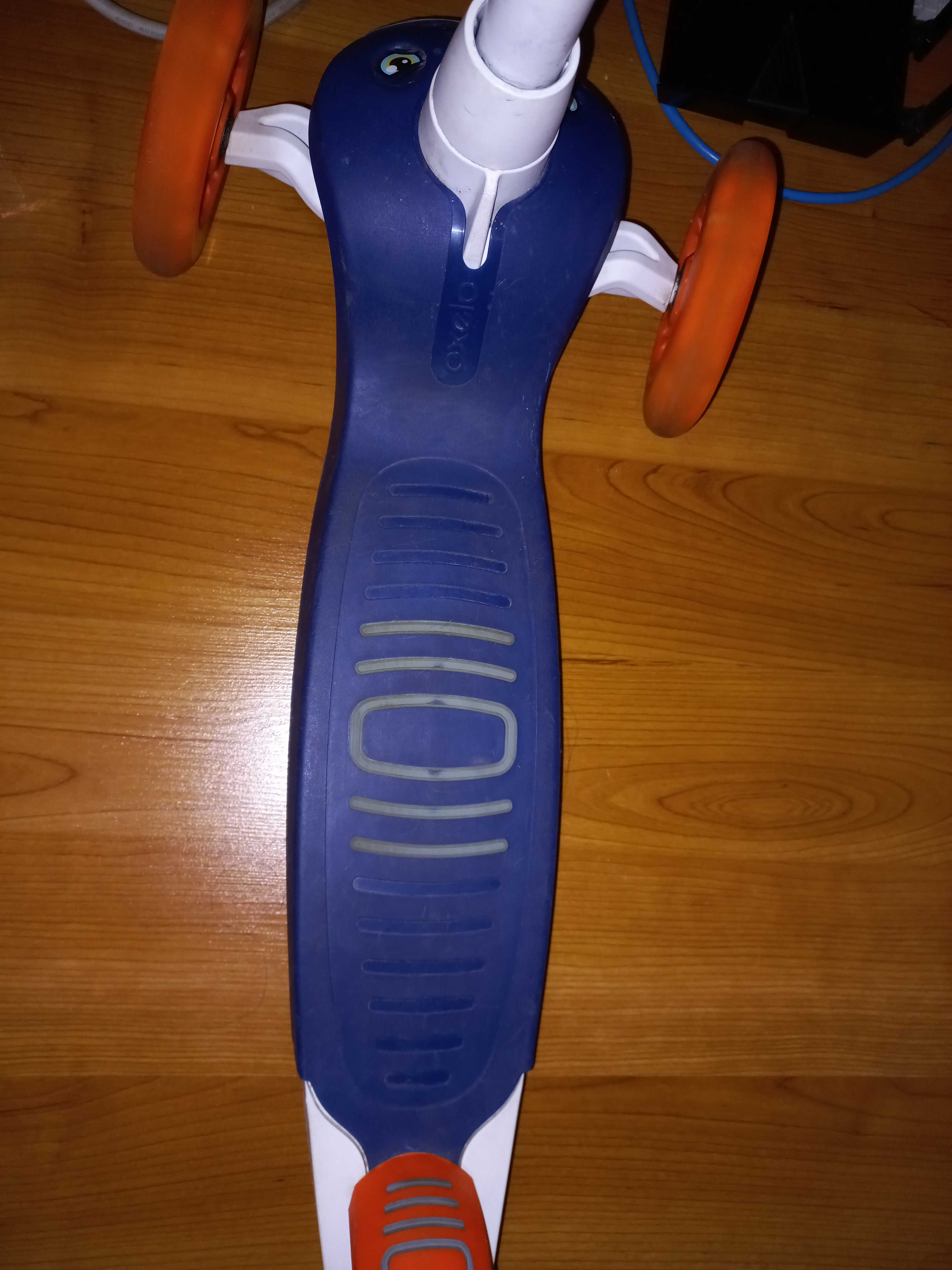 Самокат AXLEO синьо-помаранчевий від 2х років