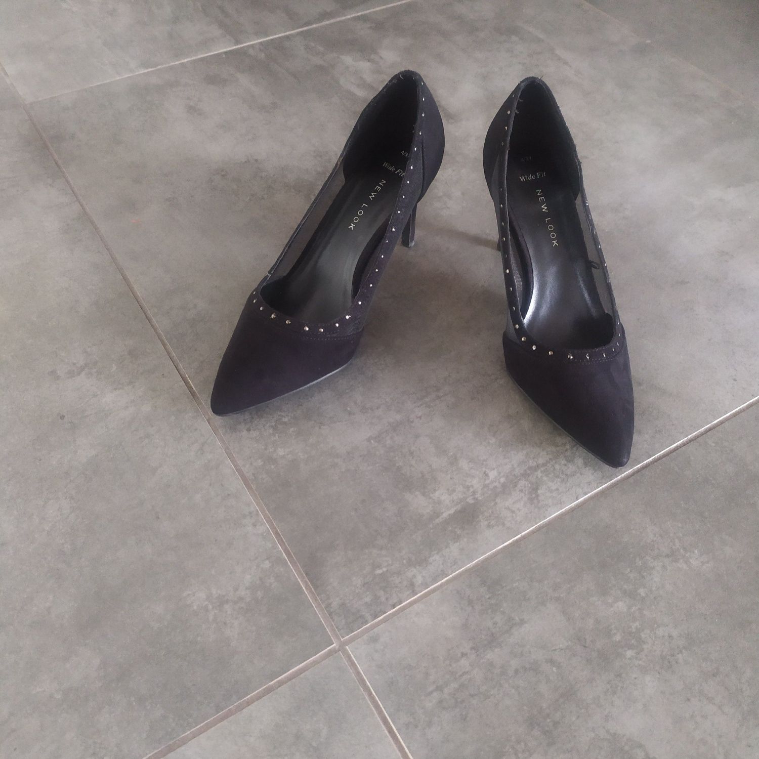 Czarne zamszowe buty na obcasie New Look r.37