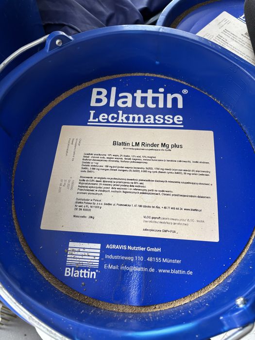 Lizawki witaminowe , lizawki z melasa, solne