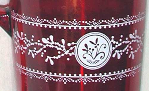 Kolekcjonerska Czerwona Szklanka Burgundowa w Białe Wzorki z Uszkiem