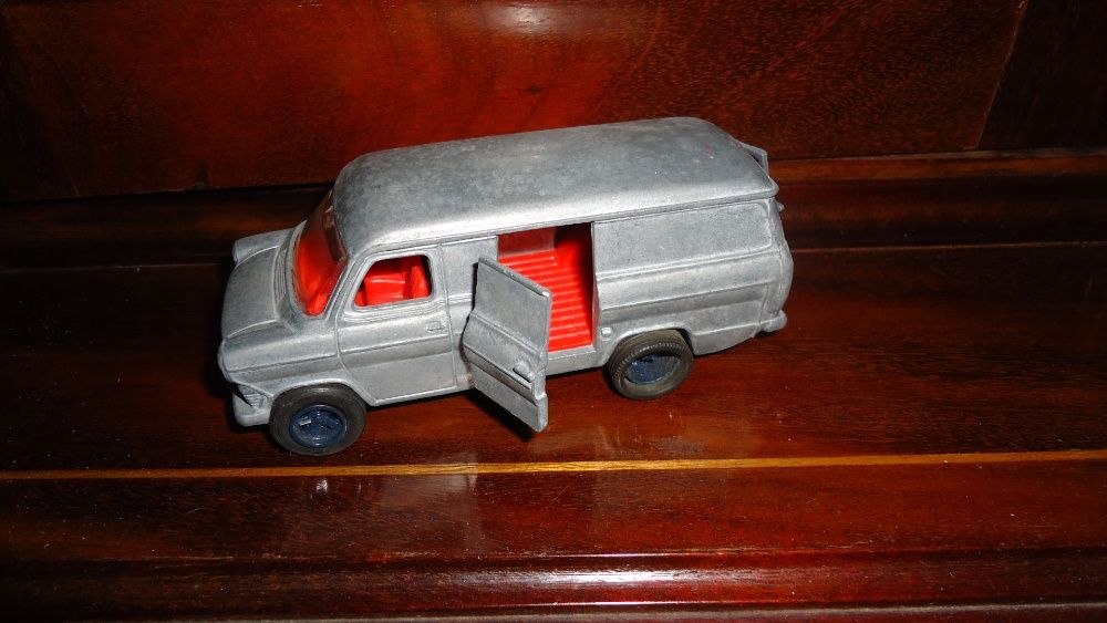 Brinquedo Carrinha Ford Transit Van England