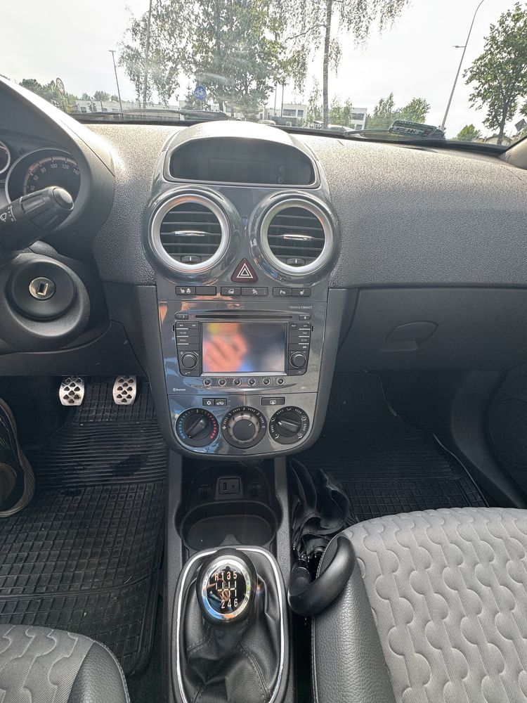 Opel corsa D OPC Line 131km