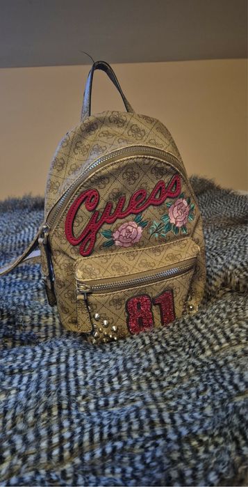 Plecak guess brązowy- mał używany