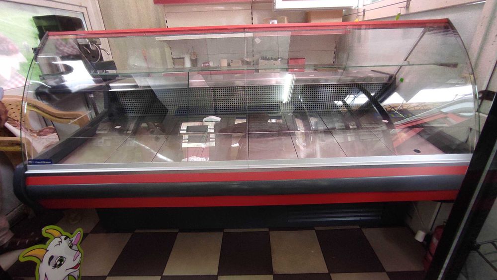 продам холодильную витрину