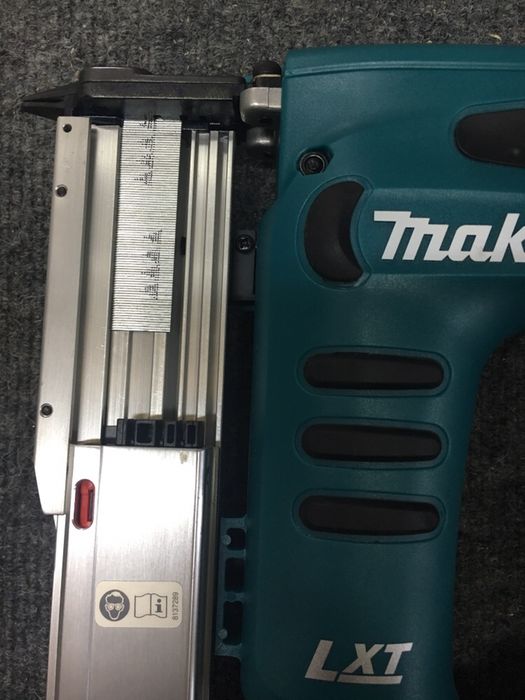 Акумуляторний степлер Makita DPT 351 Z