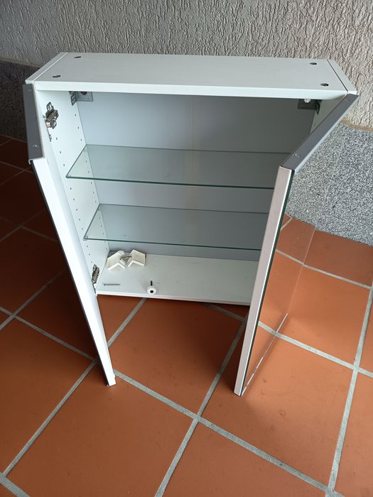 Armário de casa de banho