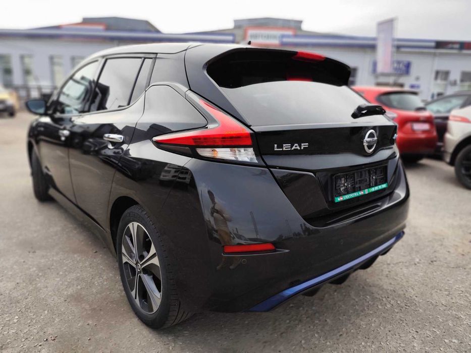 NISSAN LEAF II N-Connecta 40 квт на 270 км