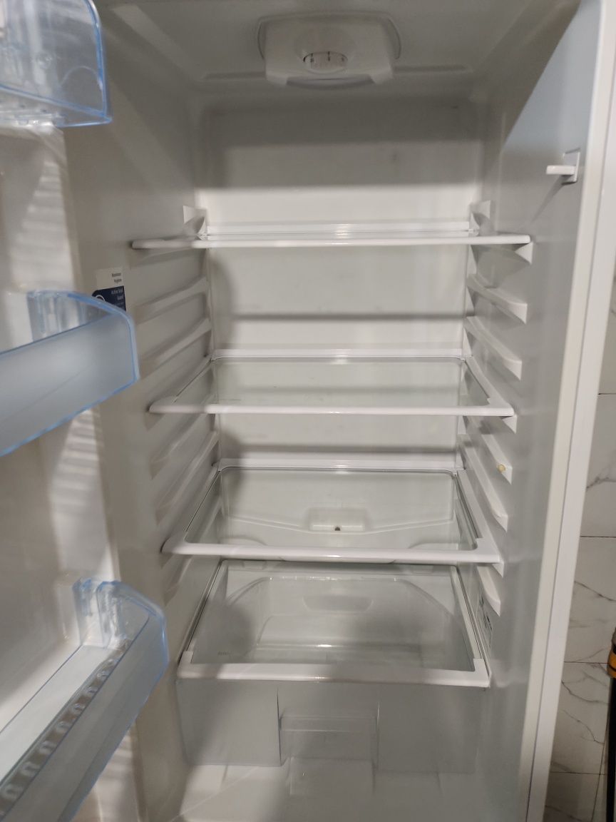 Холодильник з Європи Beko 180 cm. Гарний стан
