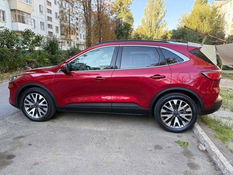 Ford Escape 2019 Titanium Hybrid 2.5L