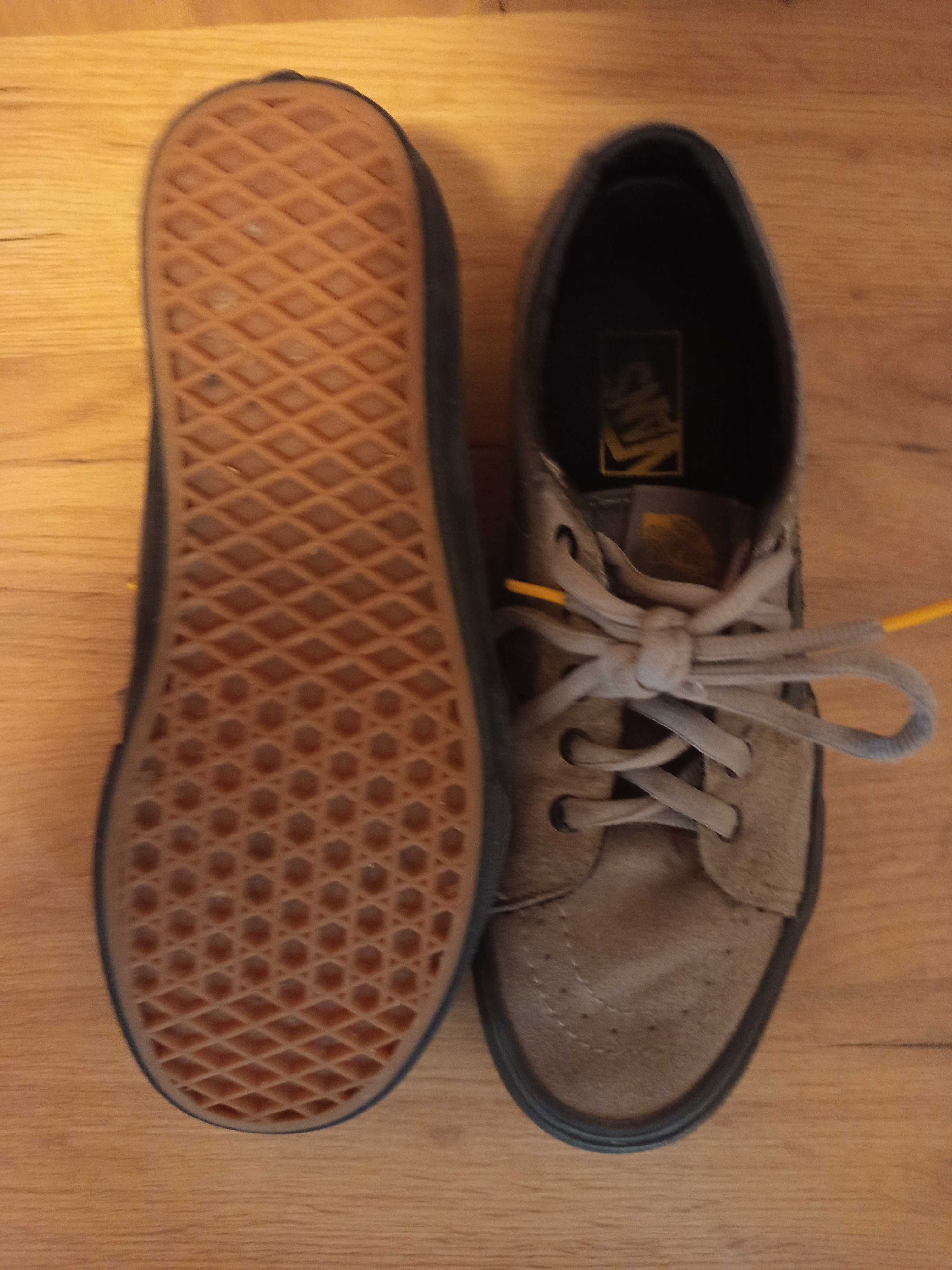 VANS, rozmiar 40,5