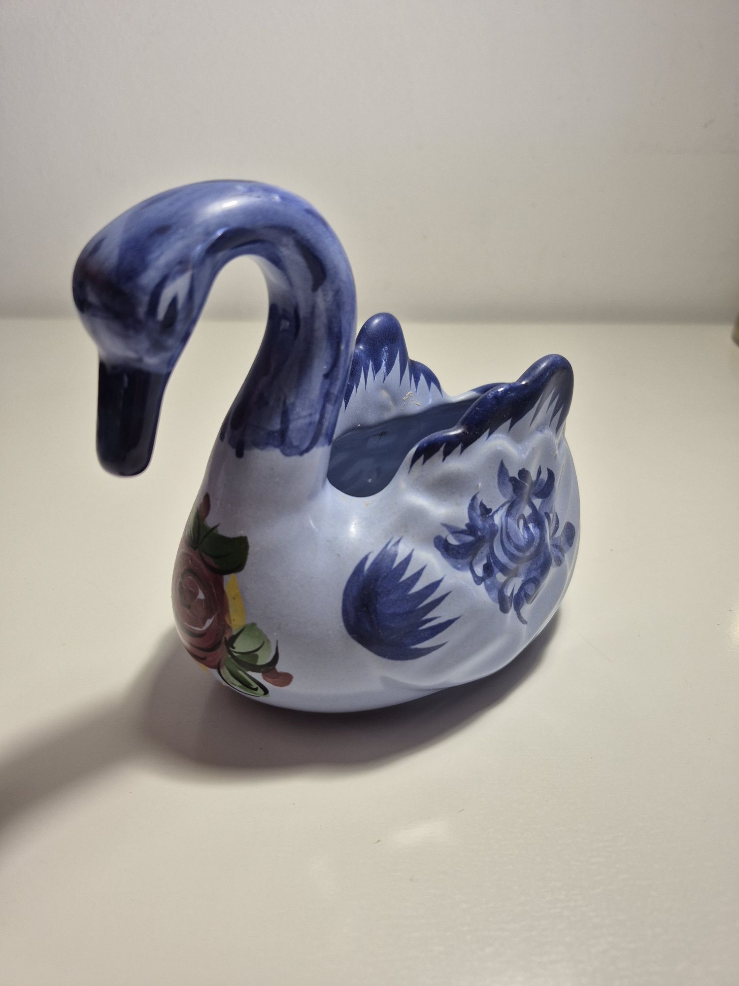 Vestal de Alcobaça, cisne de porcelana