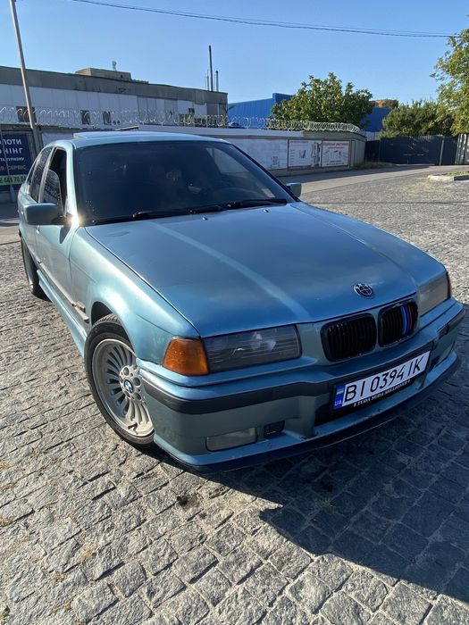 Продам BMW е36 1.8 газ 4-го