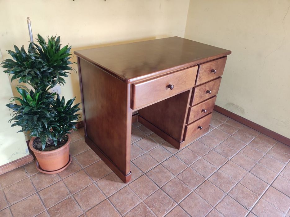 Secretária em Madeira Maciça